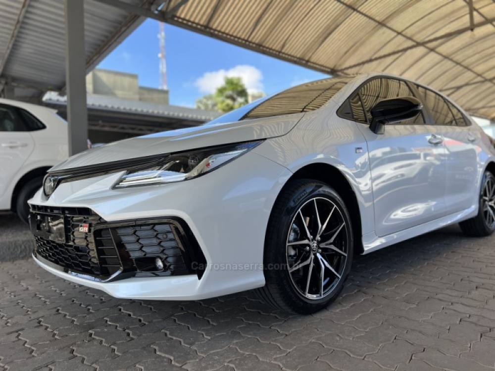 TOYOTA - COROLLA - 2024/2025 - Branca - R$ 189.900,00