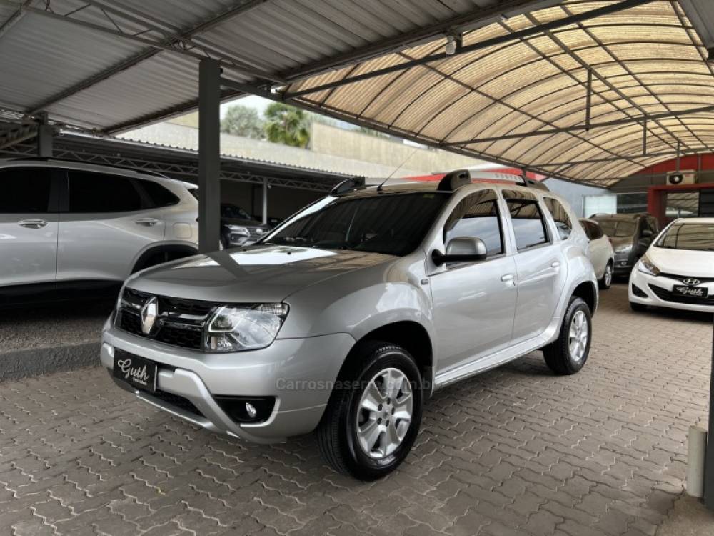 RENAULT - DUSTER - 2016/2017 - Prata - R$ 66.900,00