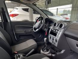 FORD - FIESTA - 2014/2014 - Branca - R$ 37.900,00