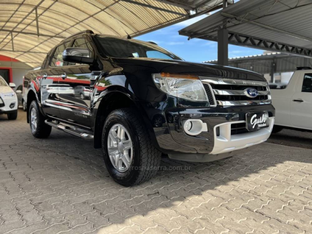 FORD - RANGER - 2013/2014 - Preta - R$ 89.900,00