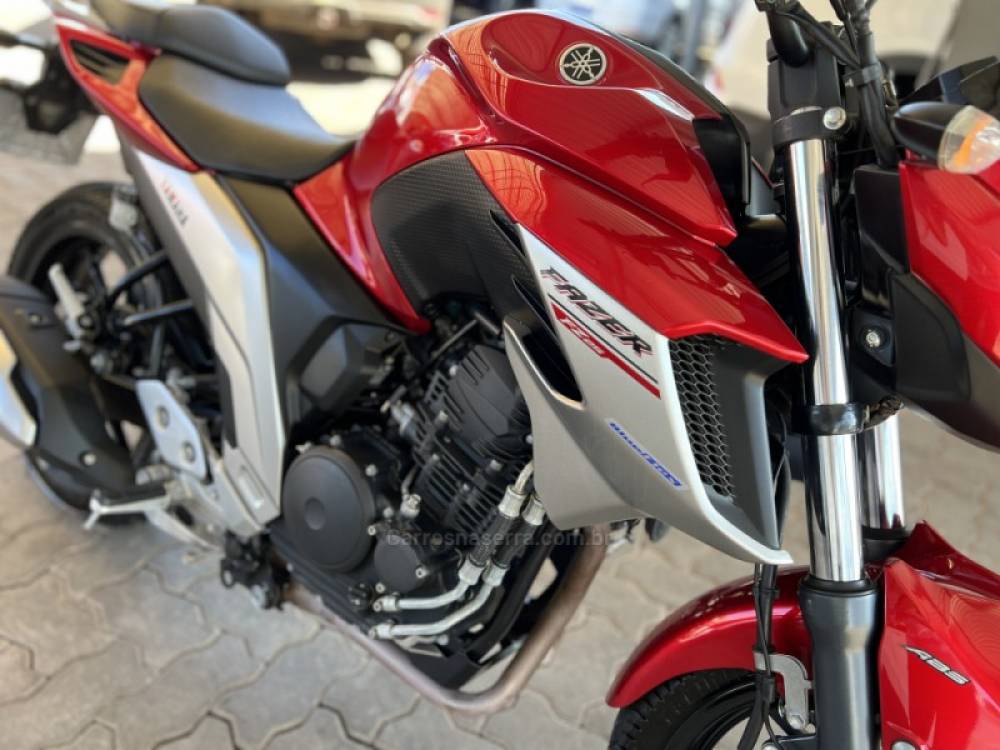 YAMAHA - FAZER - 2020/2020 - Vermelha - R$ 18.900,00