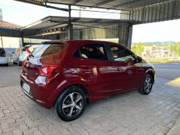 CHEVROLET - ONIX - 2017/2018 - Vermelha - R$ 67.500,00