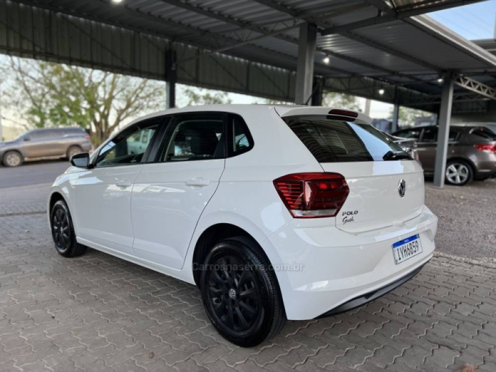 VOLKSWAGEN - POLO - 2017/2018 - Branca - R$ 61.900,00