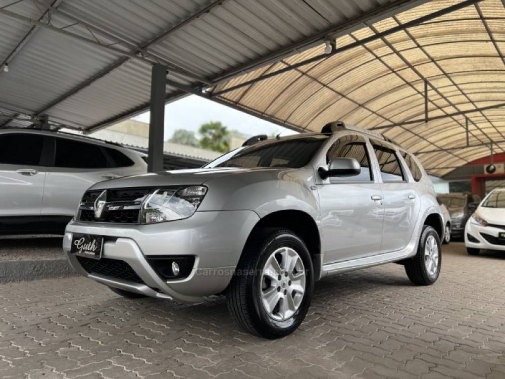 RENAULT - DUSTER - 2016/2017 - Prata - R$ 66.900,00