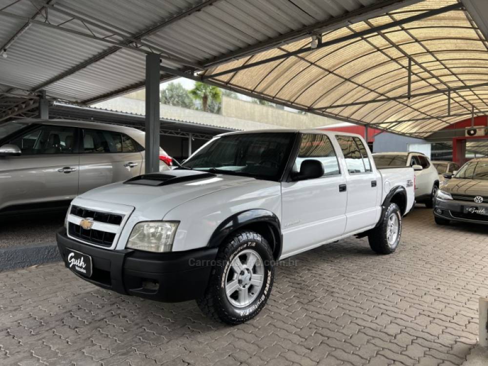 CHEVROLET - S10 - 2011/2011 - Branca - R$ 72.500,00