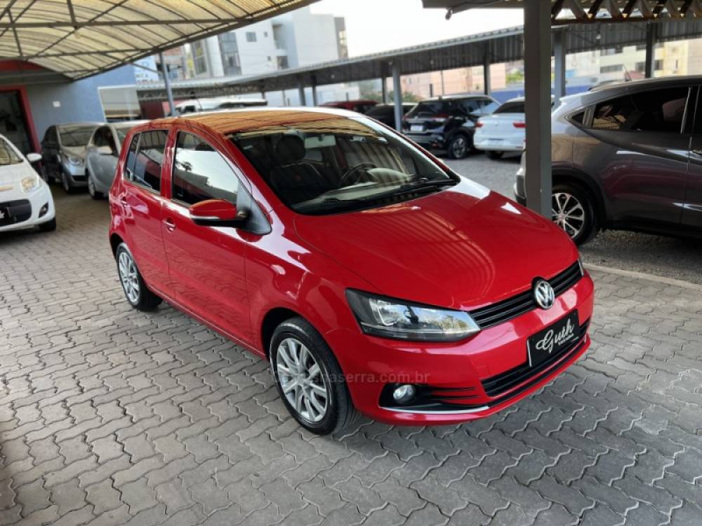 VOLKSWAGEN - FOX - 2016/2016 - Vermelha - R$ 49.900,00