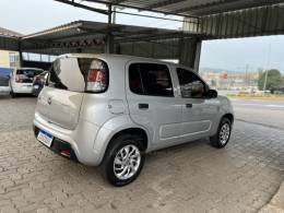 FIAT - UNO - 2016/2017 - Prata - R$ 41.800,00