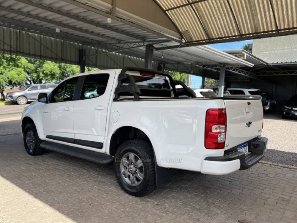 CHEVROLET - S10 - 2015/2016 - Branca - R$ 94.500,00