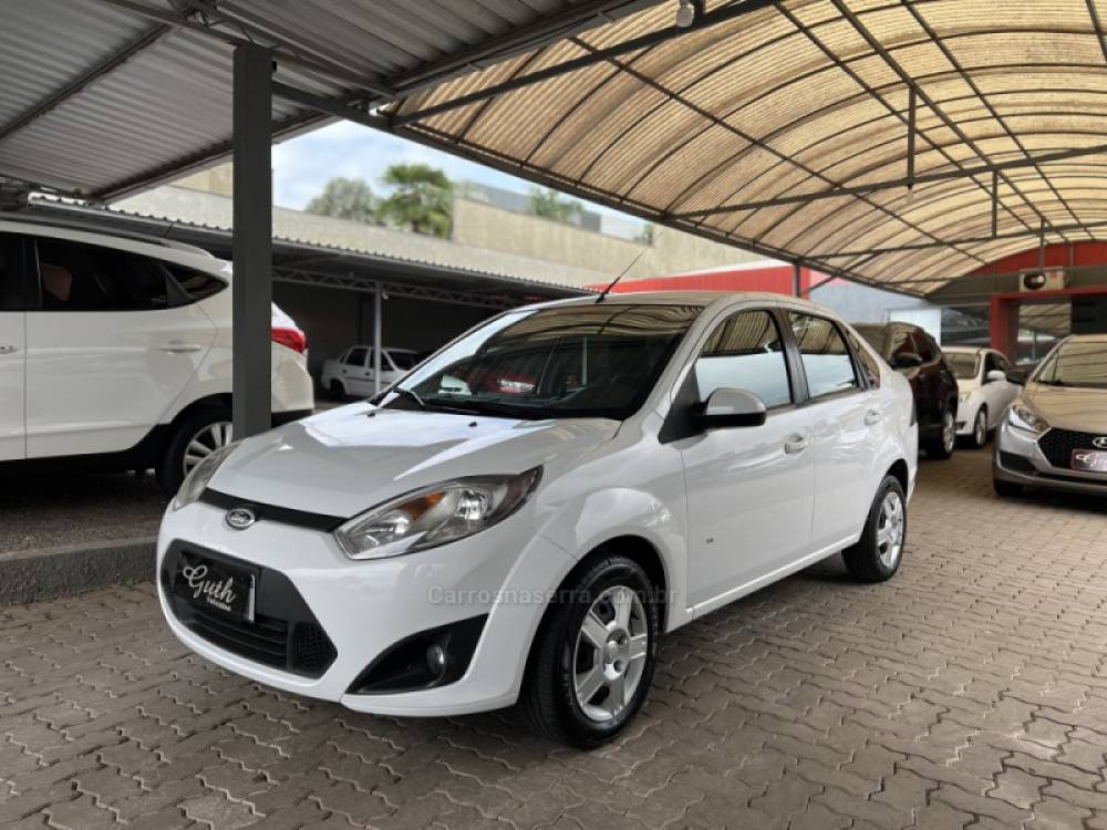 FORD - FIESTA - 2014/2014 - Branca - R$ 37.900,00