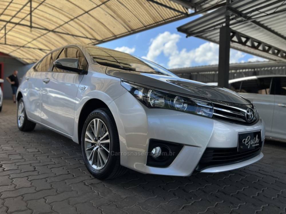 TOYOTA - COROLLA - 2015/2015 - Prata - R$ 88.800,00