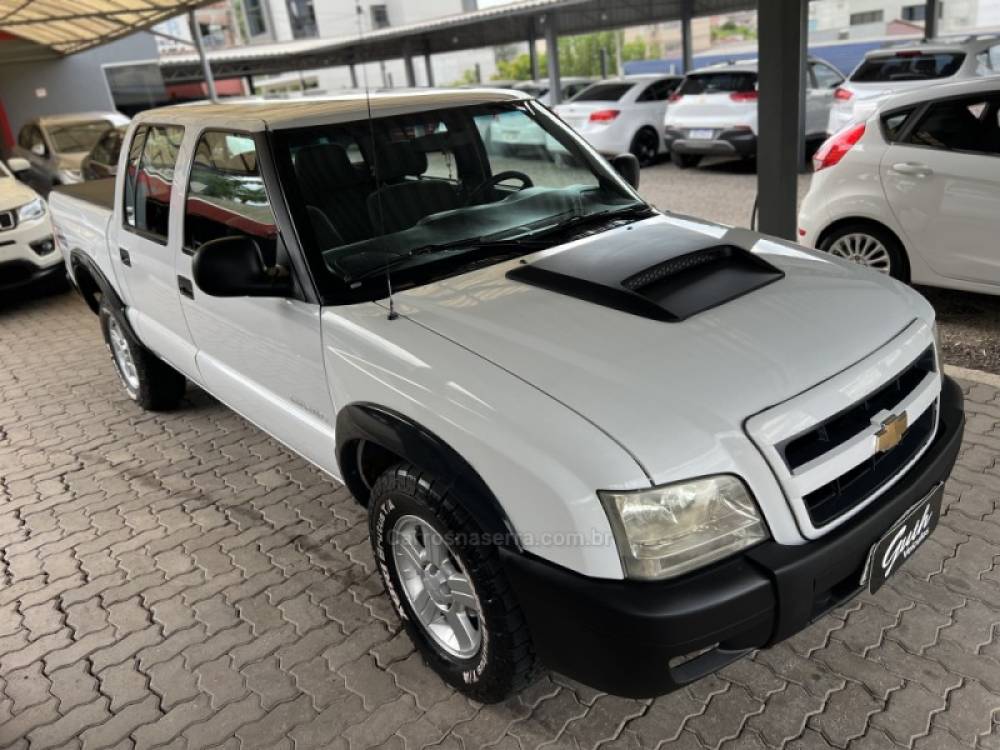 CHEVROLET - S10 - 2011/2011 - Branca - R$ 72.500,00