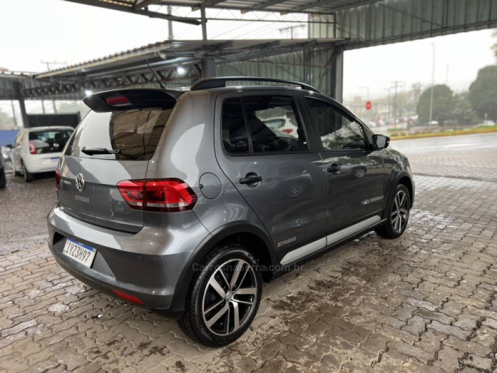 VOLKSWAGEN - FOX - 2018/2019 - Cinza - R$ 63.900,00