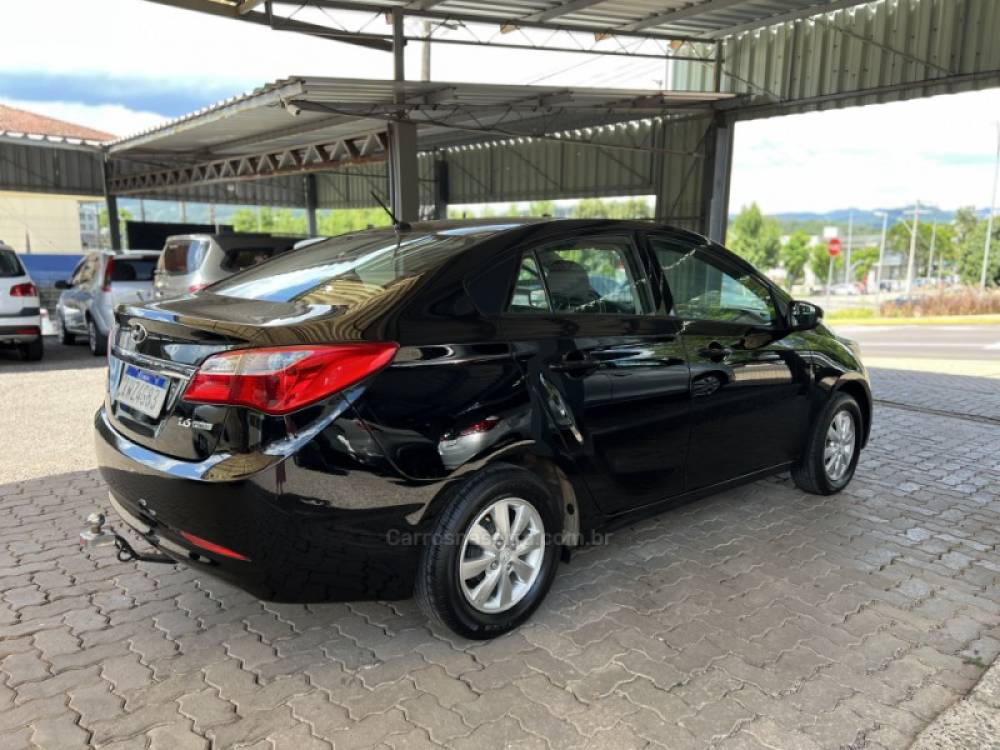 HYUNDAI - HB20S - 2015/2015 - Preta - R$ 51.900,00