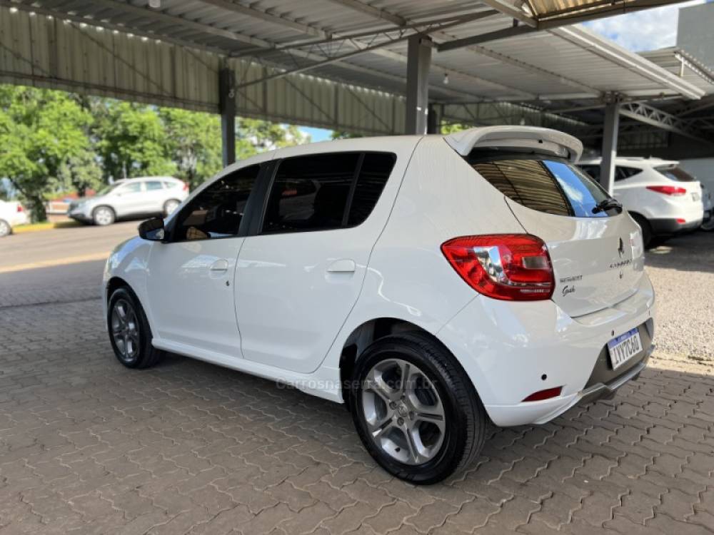 RENAULT - SANDERO - 2019/2019 - Branca - R$ 52.500,00