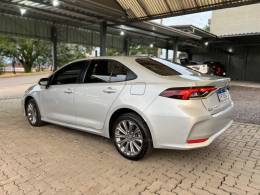 TOYOTA - COROLLA - 2021/2022 - Prata - R$ 128.900,00