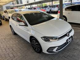 VOLKSWAGEN - POLO - 2024/2025 - Branca - R$ 109.900,00