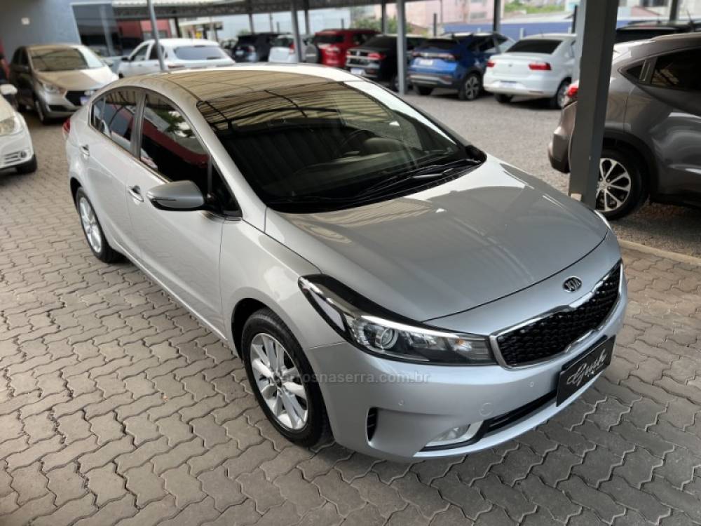 KIA MOTORS - CERATO - 2018/2019 - Prata - R$ 83.500,00