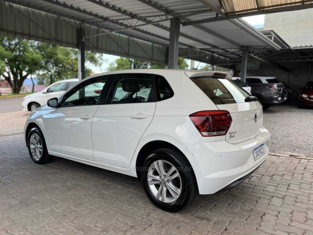 VOLKSWAGEN - POLO - 2021/2021 - Branca - R$ 71.900,00