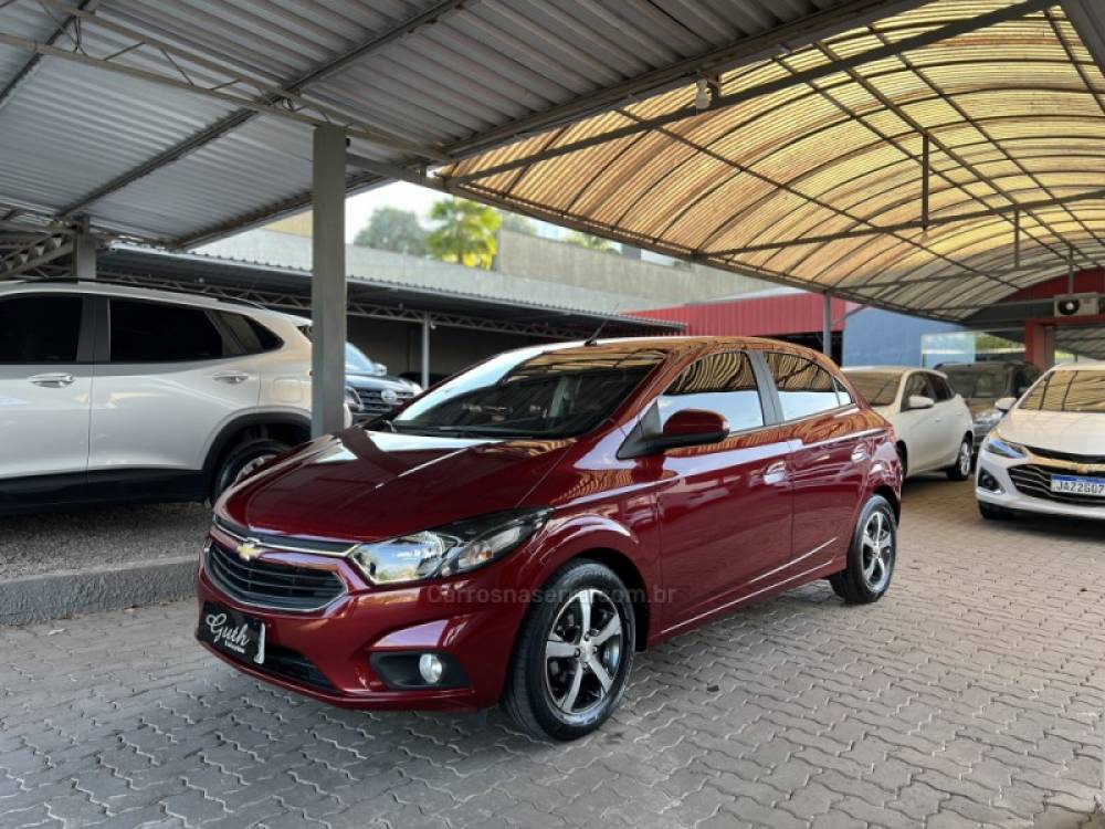 CHEVROLET - ONIX - 2017/2018 - Vermelha - R$ 67.500,00