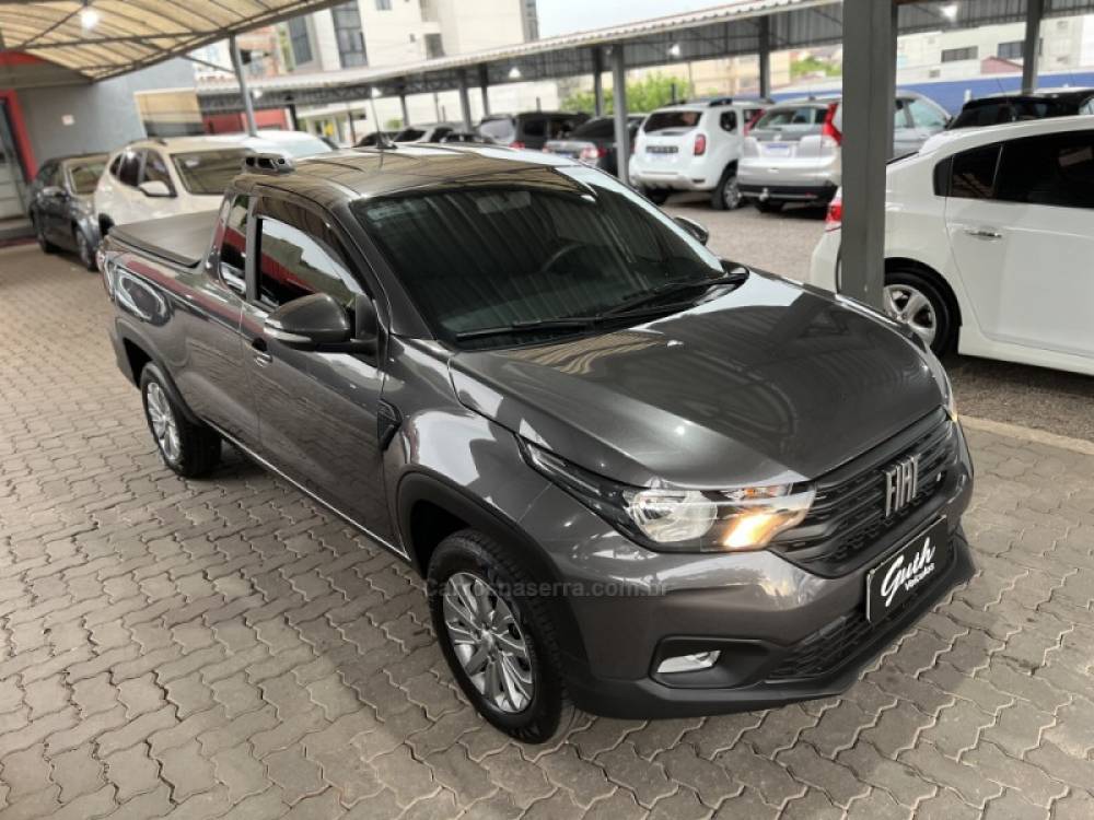 FIAT - STRADA - 2022/2023 - Marrom - R$ 89.900,00