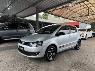 VOLKSWAGEN - FOX - 2014/2014 - Prata - R$ 41.900,00