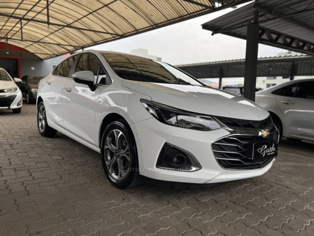 CHEVROLET - CRUZE - 2021/2022 - Branca - R$ 116.600,00