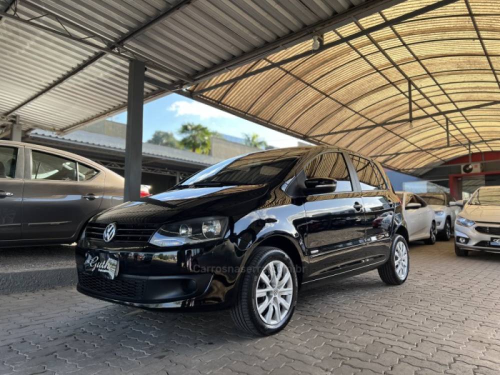 VOLKSWAGEN - FOX - 2013/2014 - Preta - R$ 43.900,00